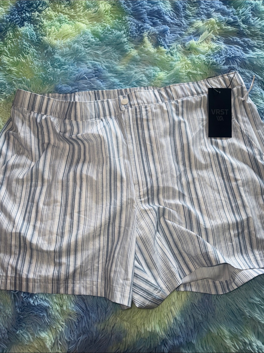 VRST White and Blue Striped Athletic Men’s Shorts 5” inseam